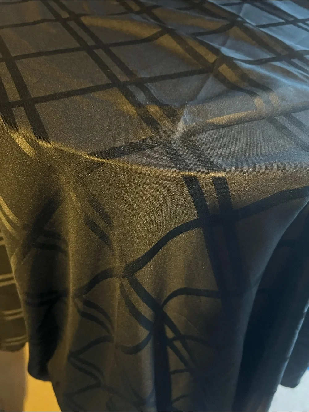 69 inch round black patterned table cloth